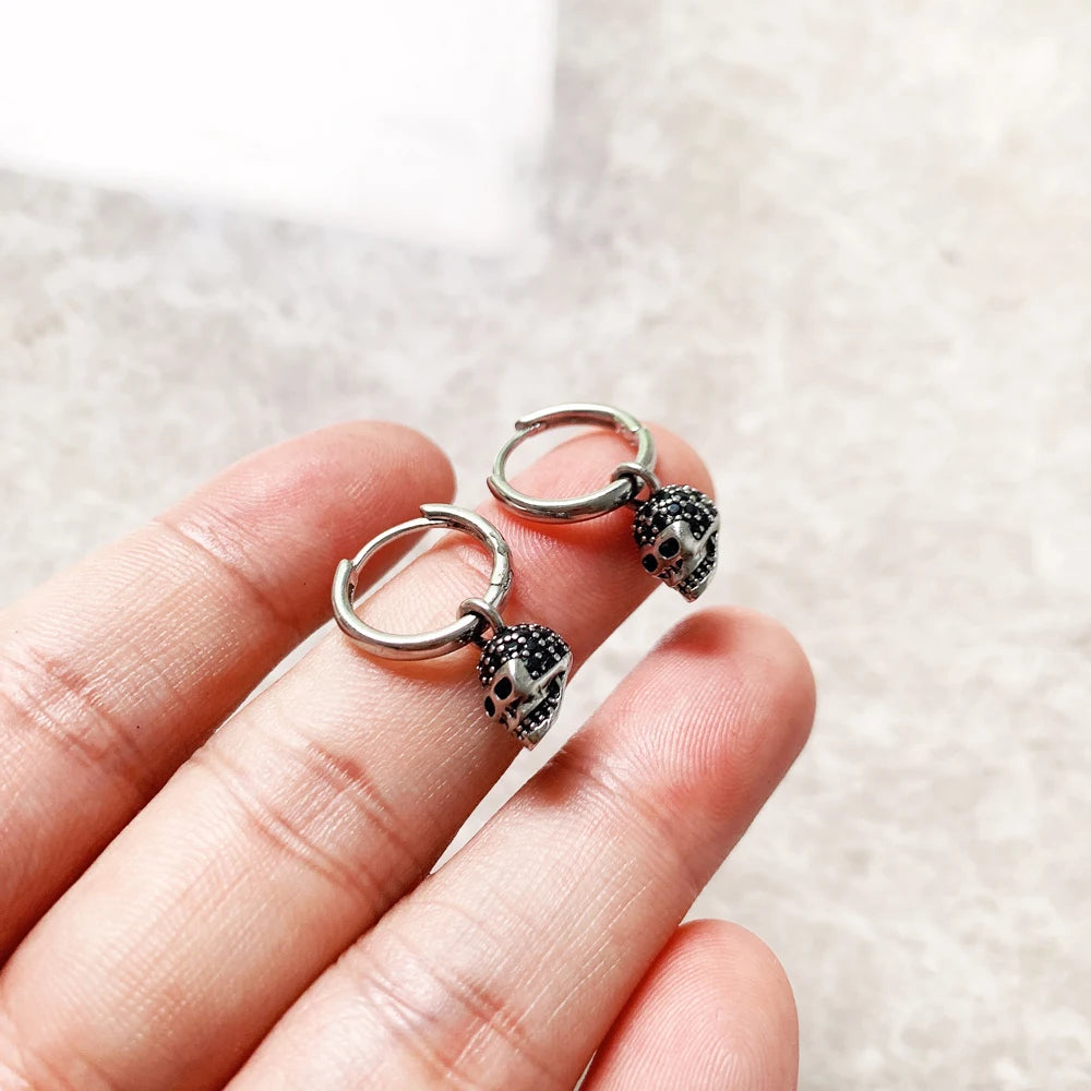 1 Paar Creolen 925 sterling Silber Ohrringe Ohrschmuck Skull Zirkonia Ohrstecker