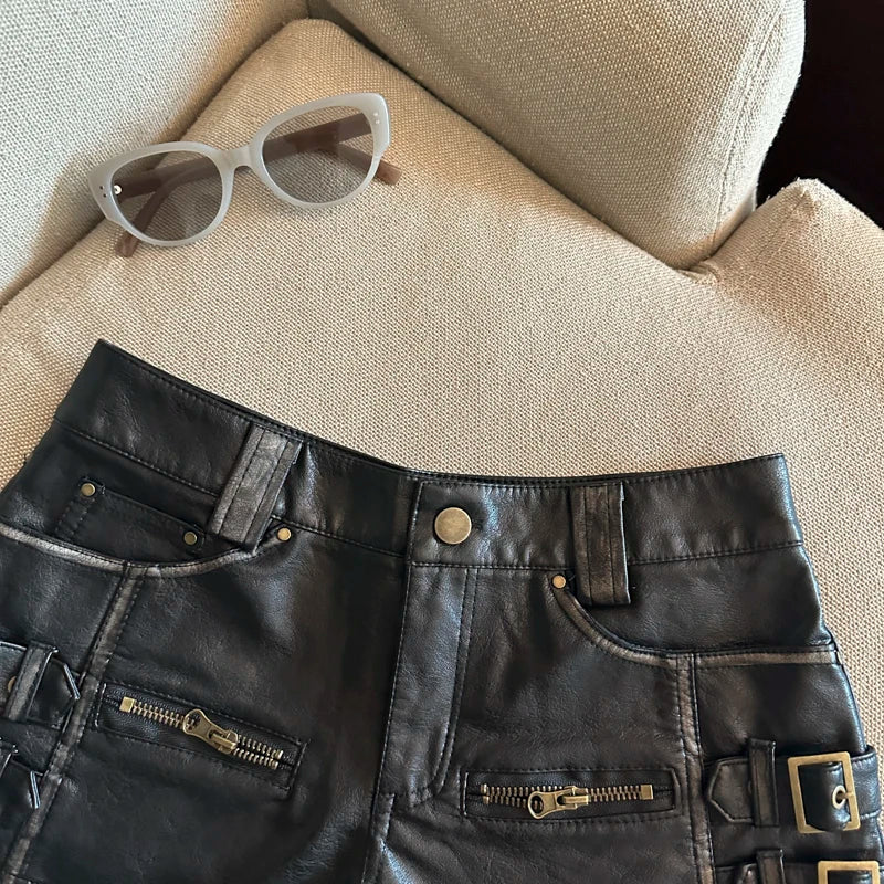 Damen Bermuda Shorts Hotpants Kurze Hose PU Leder Trendy Pants Clubwear