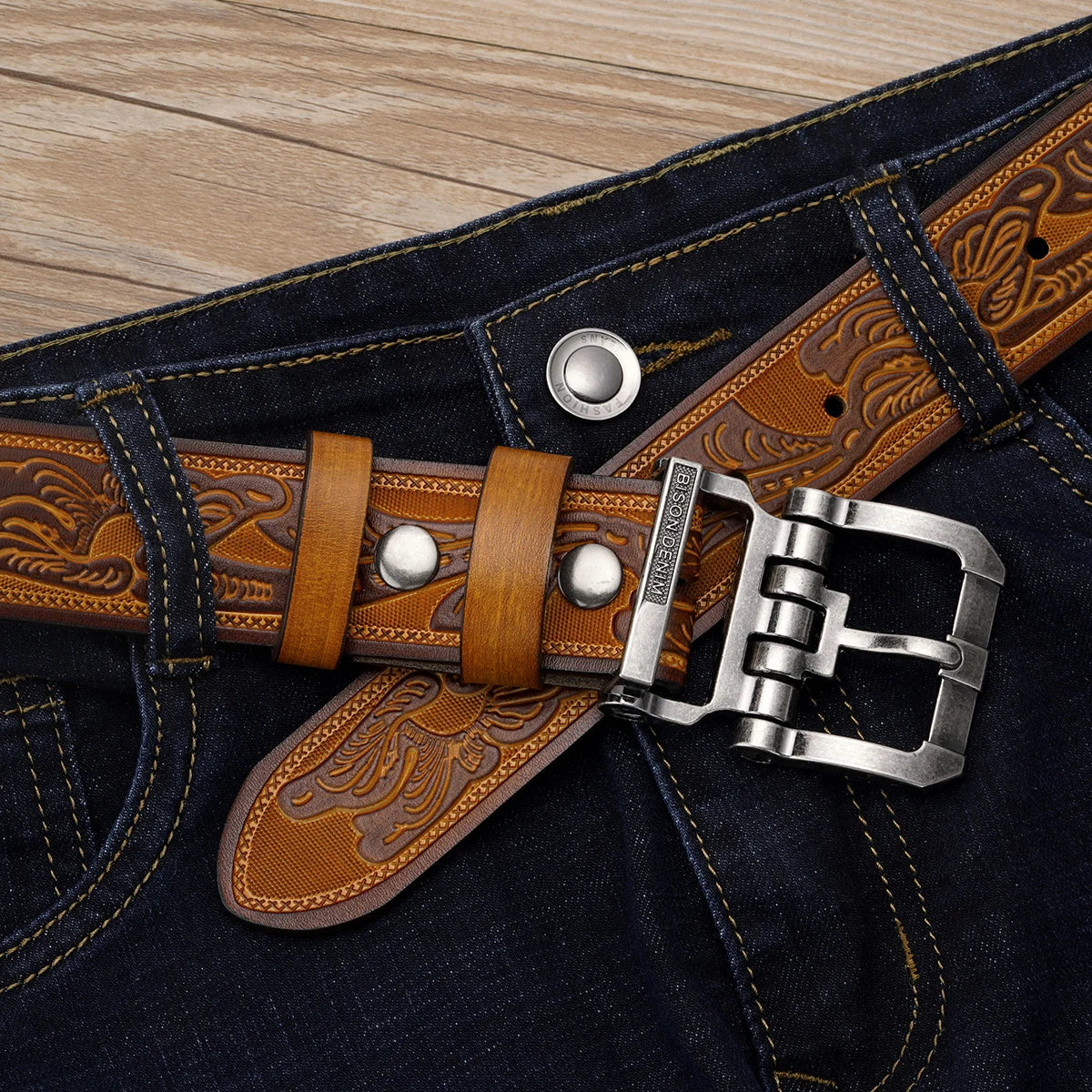 BISON DENIM Rindsleder Retro Gedruckt Männer Gürtel Echtes Split Leder Legierung Pin Schnalle Gürtel Casual Western Cowboy Stil Gürtel Für Männer