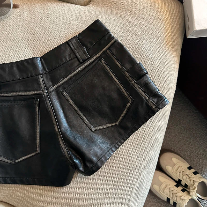 Damen Bermuda Shorts Hotpants Kurze Hose PU Leder Trendy Pants Clubwear