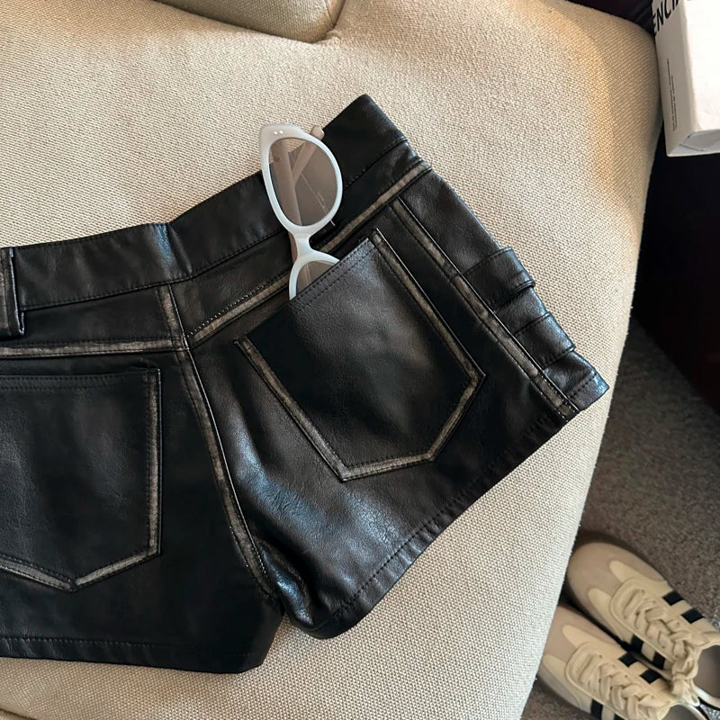 Damen Bermuda Shorts Hotpants Kurze Hose PU Leder Trendy Pants Clubwear