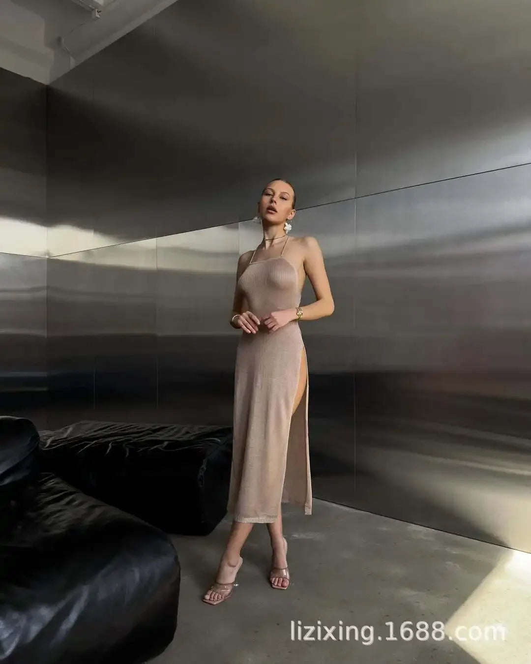 Frauen Kleid rückenfreies gestricktes Strandkleid mit hohem Schlitz Partykleid