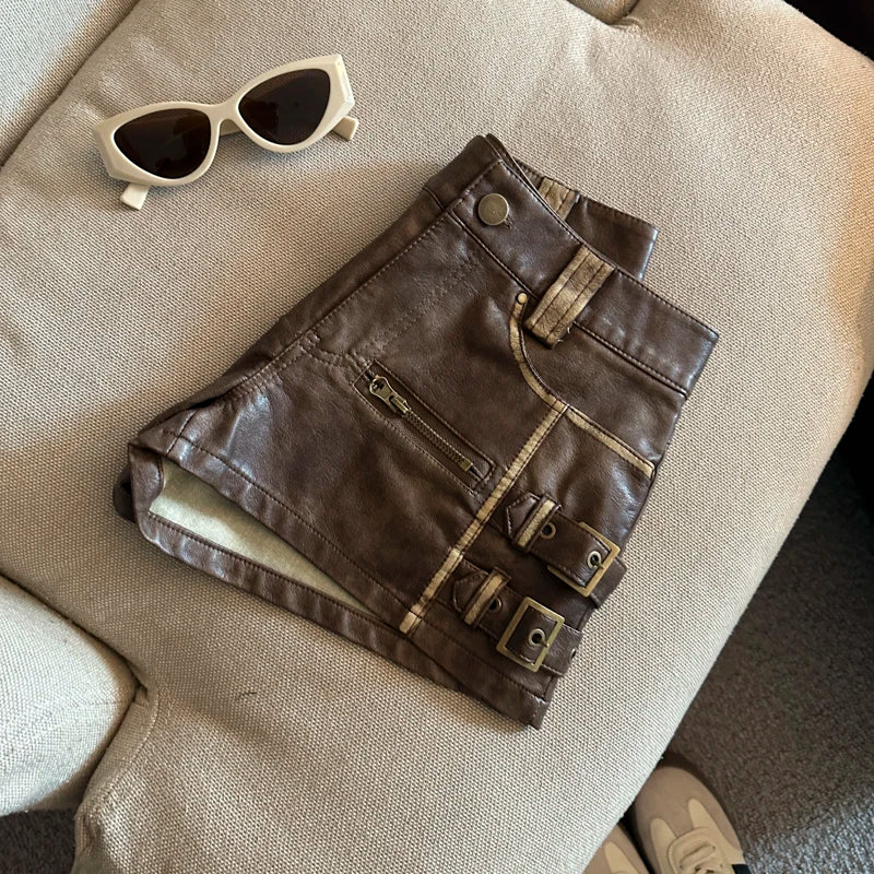 Damen Bermuda Shorts Hotpants Kurze Hose PU Leder Trendy Pants Clubwear