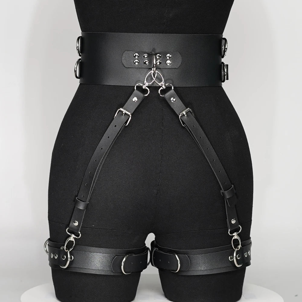 Sexy Harness Ketten BH Gürtel Damen Lack und Leder Fetisch Bdsm Bondage Dessous