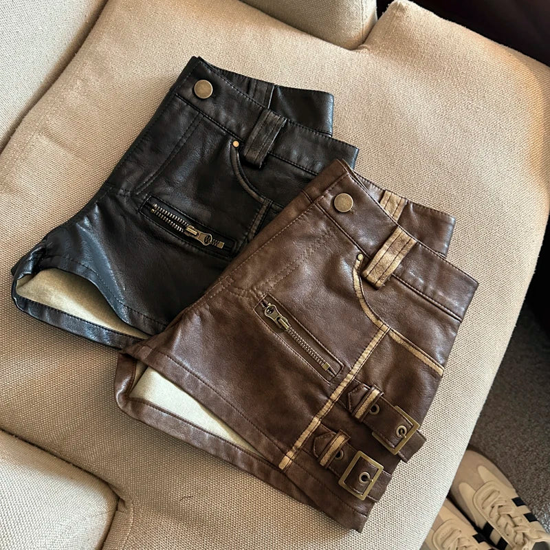 Damen Bermuda Shorts Hotpants Kurze Hose PU Leder Trendy Pants Clubwear