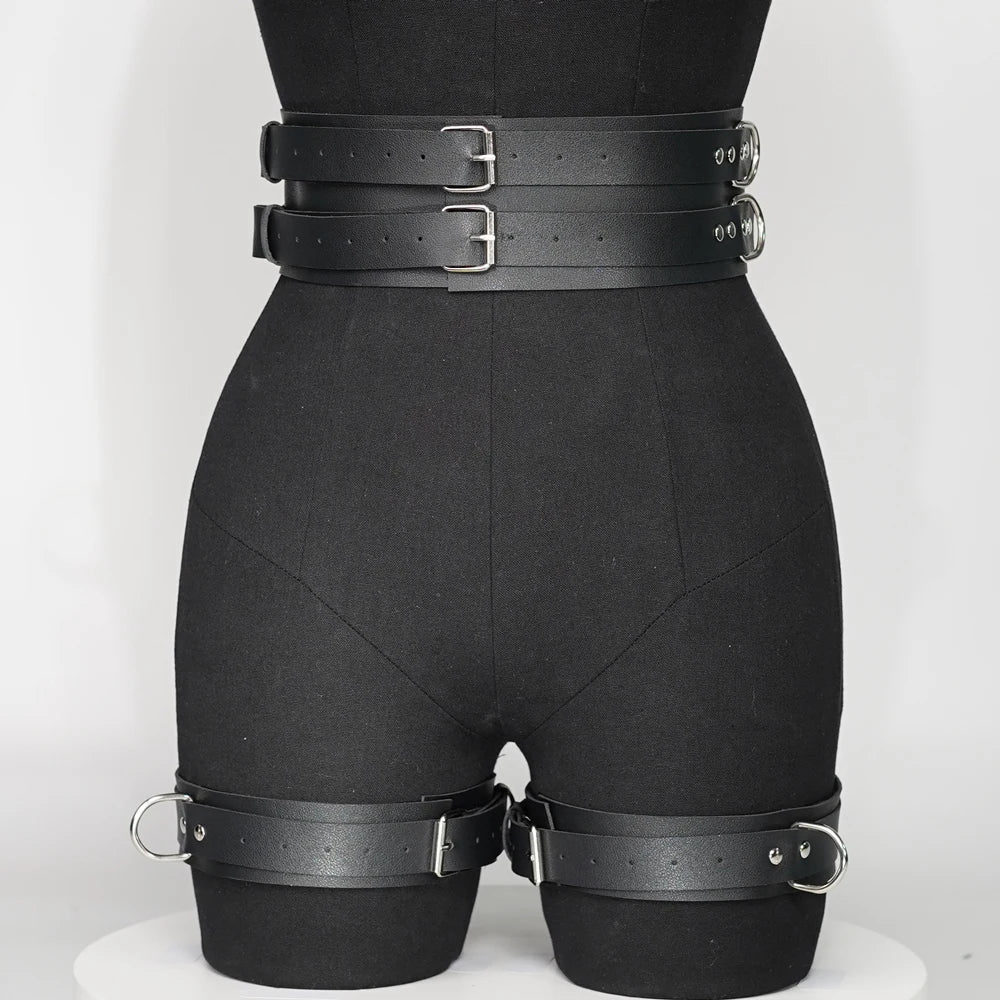 Sexy Harness Ketten BH Gürtel Damen Lack und Leder Fetisch Bdsm Bondage Dessous