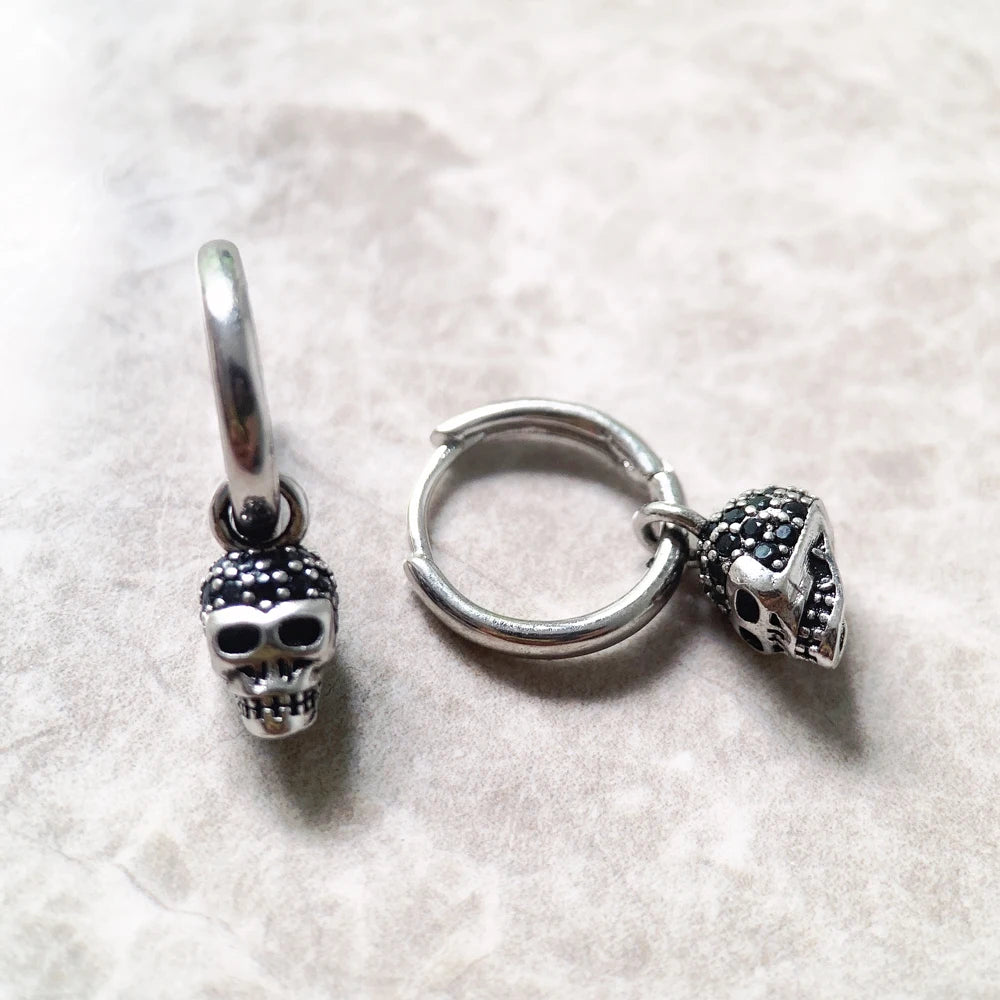 1 Paar Creolen 925 sterling Silber Ohrringe Ohrschmuck Skull Zirkonia Ohrstecker