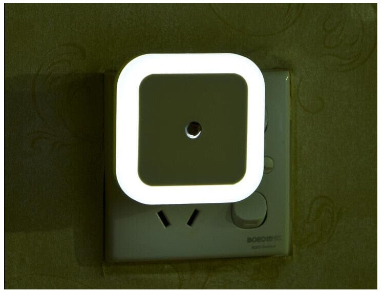 LED Nachtlicht 0.8W 230V Bewegungsmelder 5m 360° Infrarot Lampe Steckdosen Licht